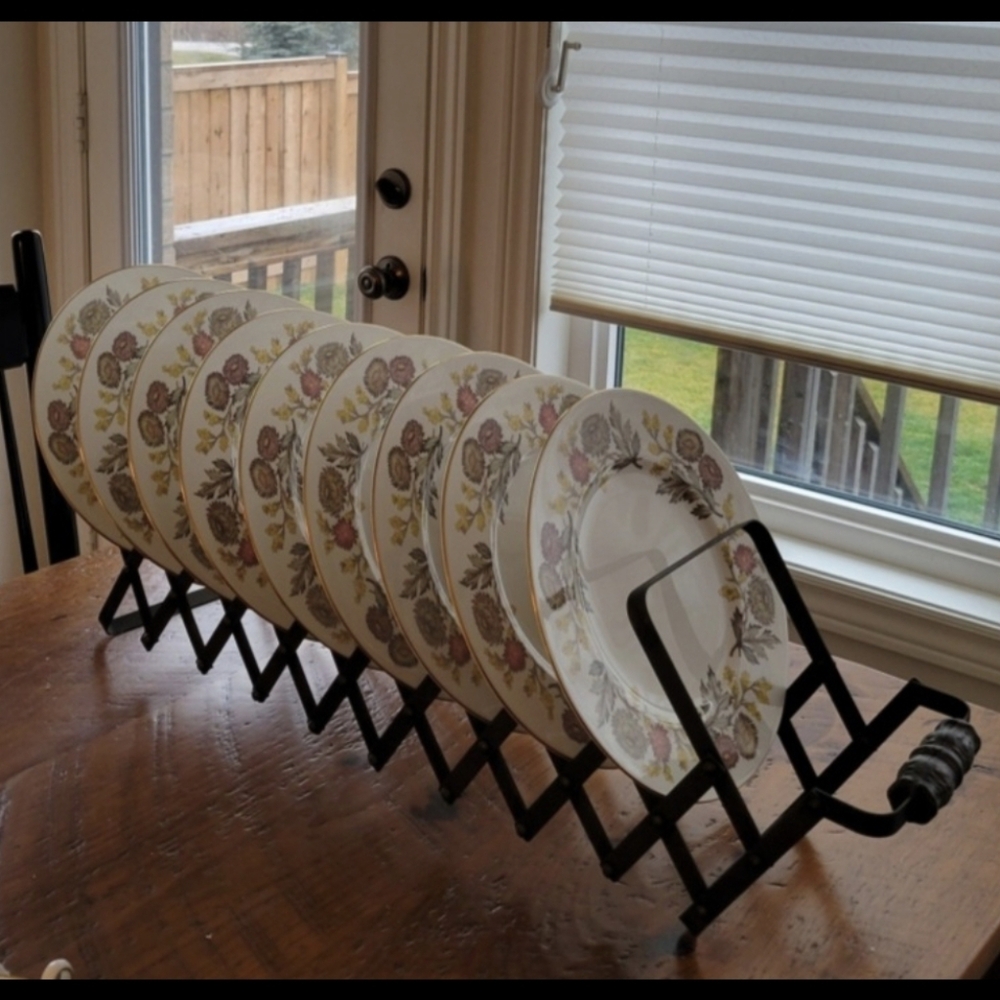 Farmhouse Plate Display